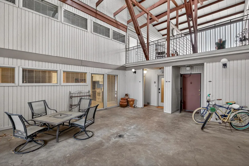400 Hi There Horseshoe Bay TX 78657