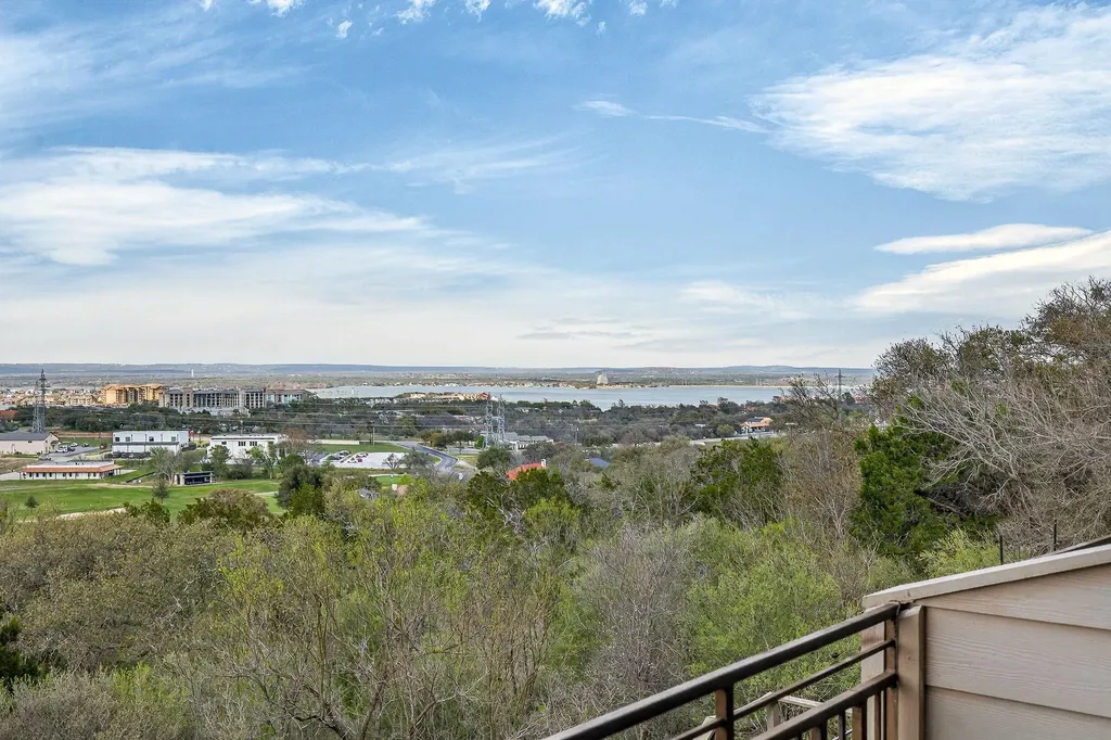 400 Hi There Horseshoe Bay TX 78657