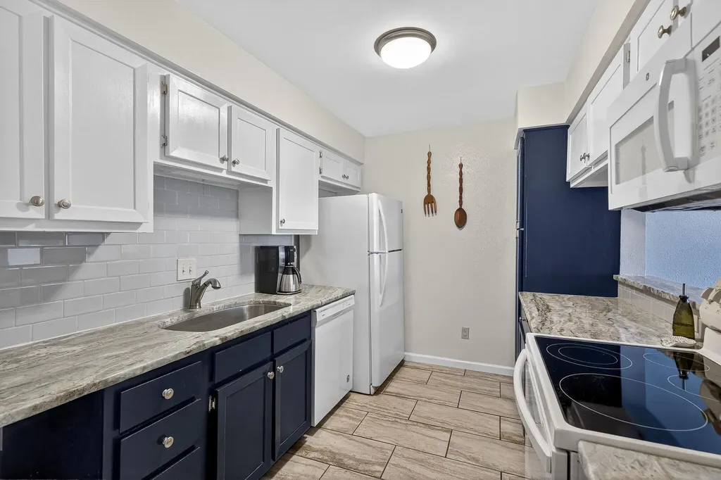 400 Hi There Horseshoe Bay TX 78657