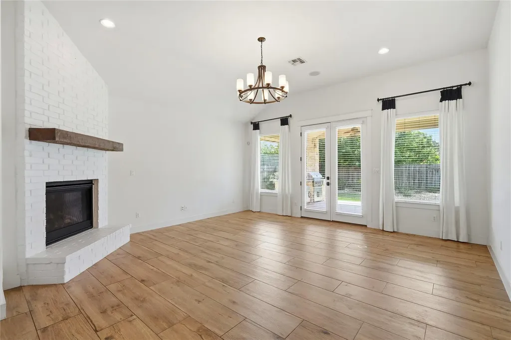 70 Santa Maria Street Georgetown TX 78628