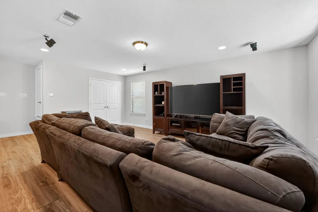 1124 Calla Lily Boulevard Leander TX 78641