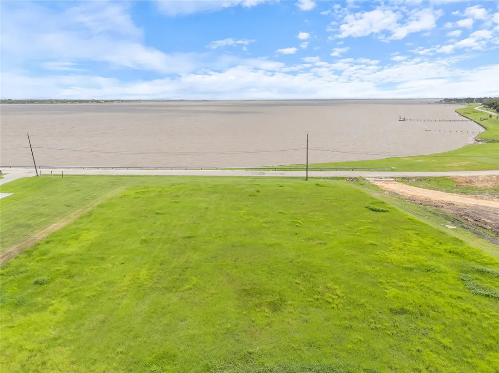 269 Cr 305 Bayshore Road Palacios TX 77465