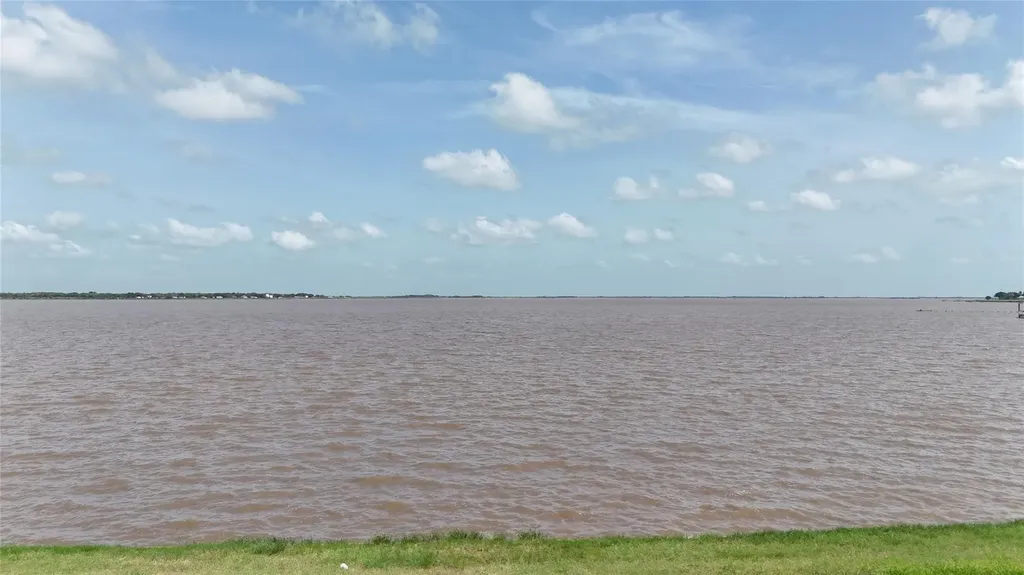 269 Cr 305 Bayshore Road Palacios TX 77465