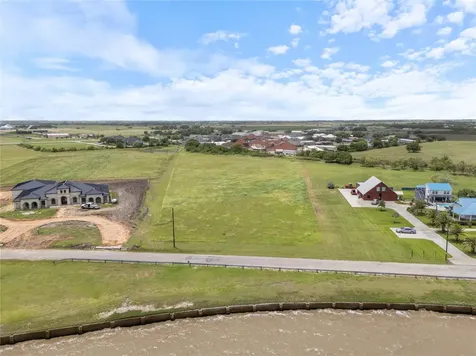 269 Cr 305 Bayshore Road Palacios TX 77465