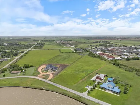 269 Cr 305 Bayshore Road Palacios TX 77465