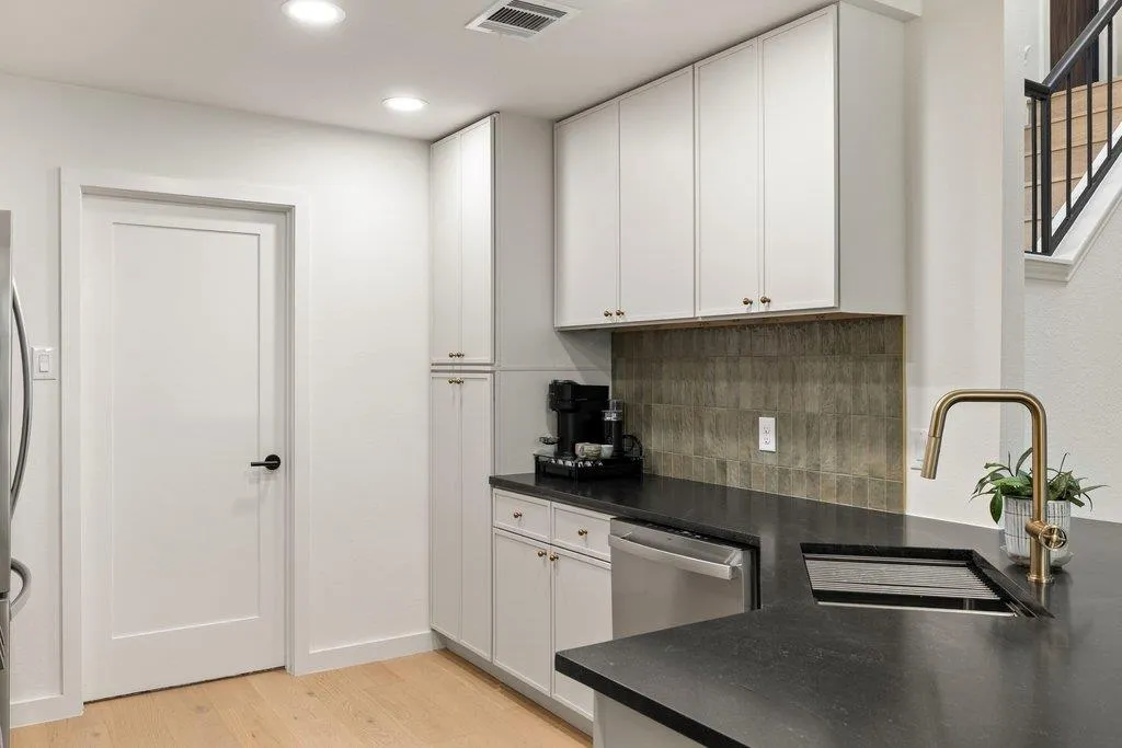 8202 Cache Drive Austin TX 78749