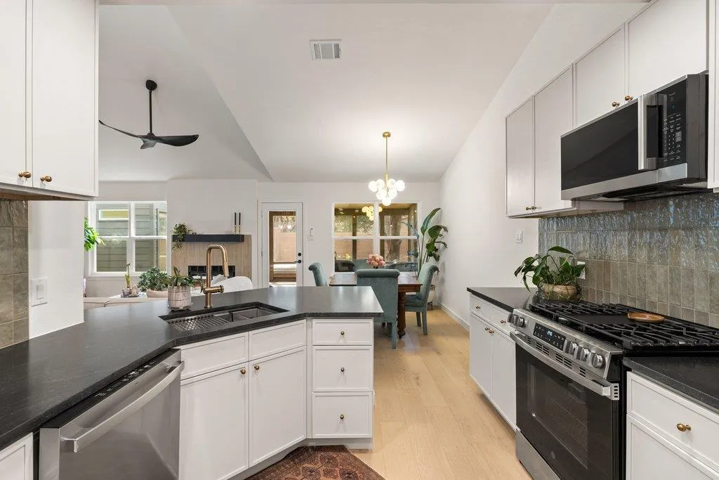 8202 Cache Drive Austin TX 78749