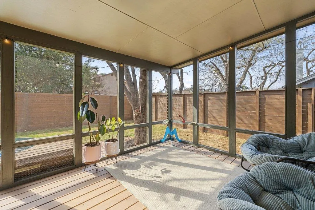 8202 Cache Drive Austin TX 78749