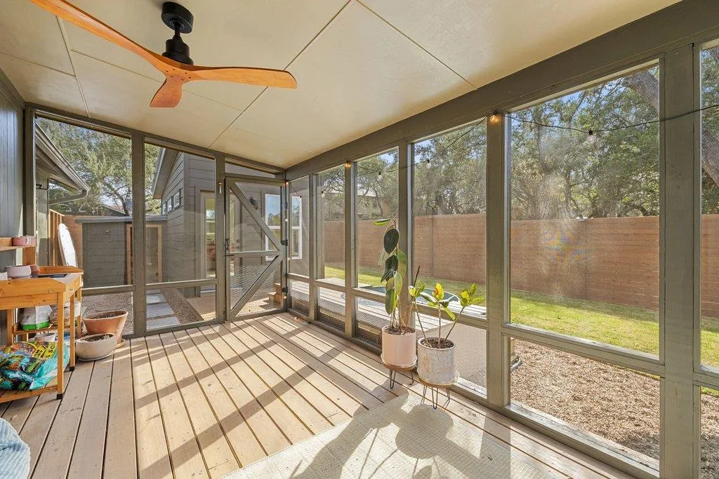 8202 Cache Drive Austin TX 78749