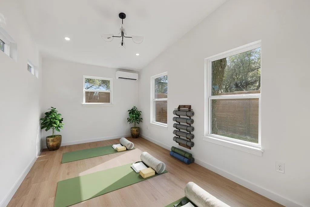 8202 Cache Drive Austin TX 78749
