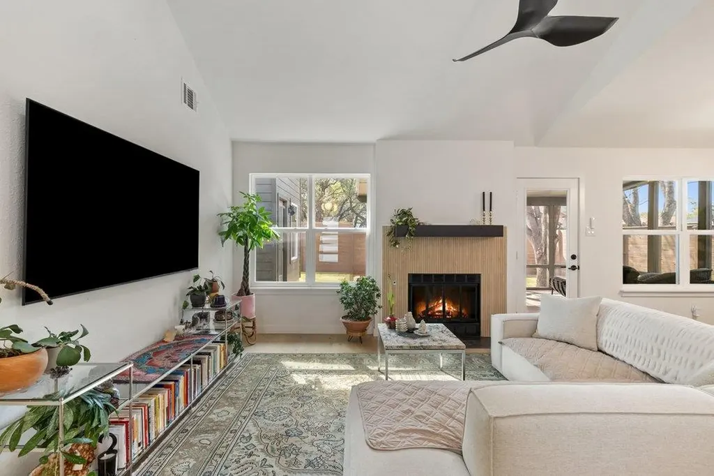 8202 Cache Drive Austin TX 78749