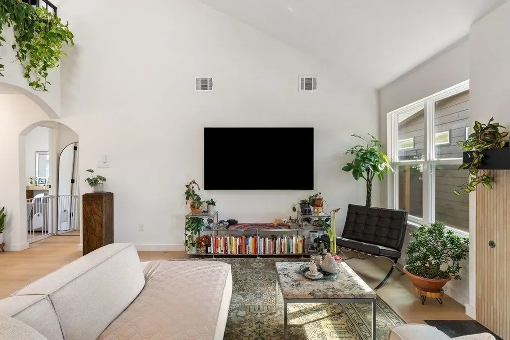 8202 Cache Drive Austin TX 78749