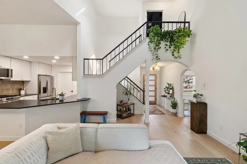8202 Cache Drive Austin TX 78749