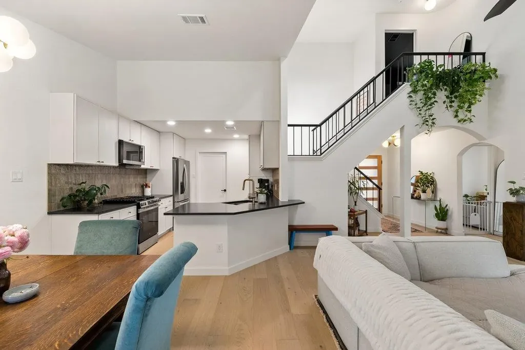 8202 Cache Drive Austin TX 78749