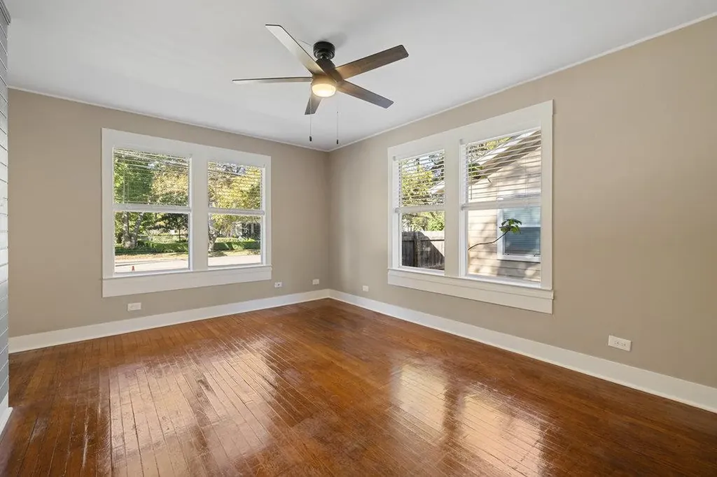 1223, 1223 1/2 & 1225 S Austin Avenue S Georgetown TX 78626
