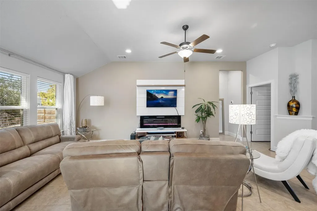 5302 Thunderbird Street Lago Vista TX 78645