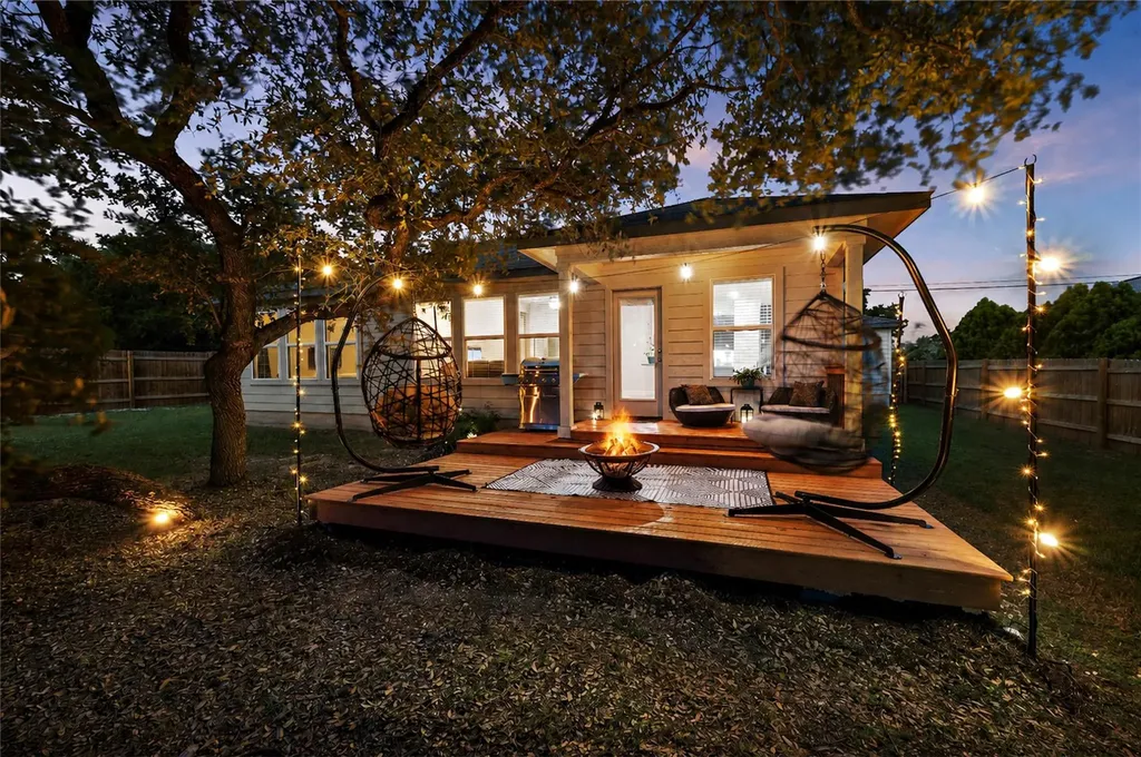 5302 Thunderbird Street Lago Vista TX 78645