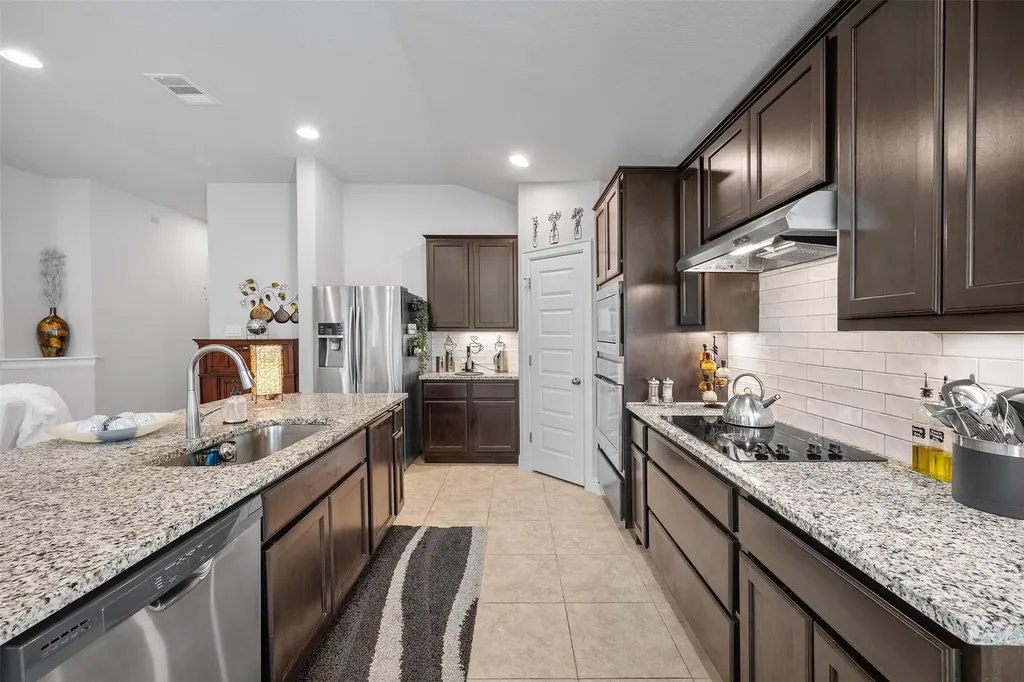 5302 Thunderbird Street Lago Vista TX 78645