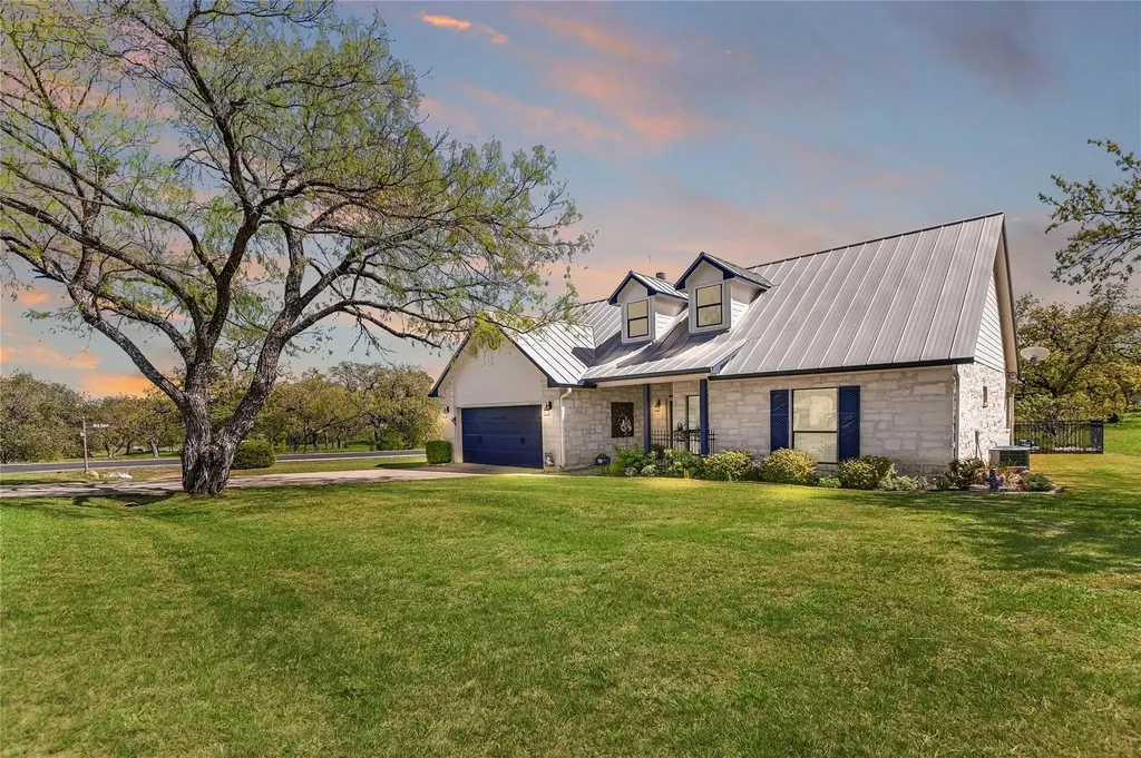 101 Western Spur Horseshoe Bay TX 78657