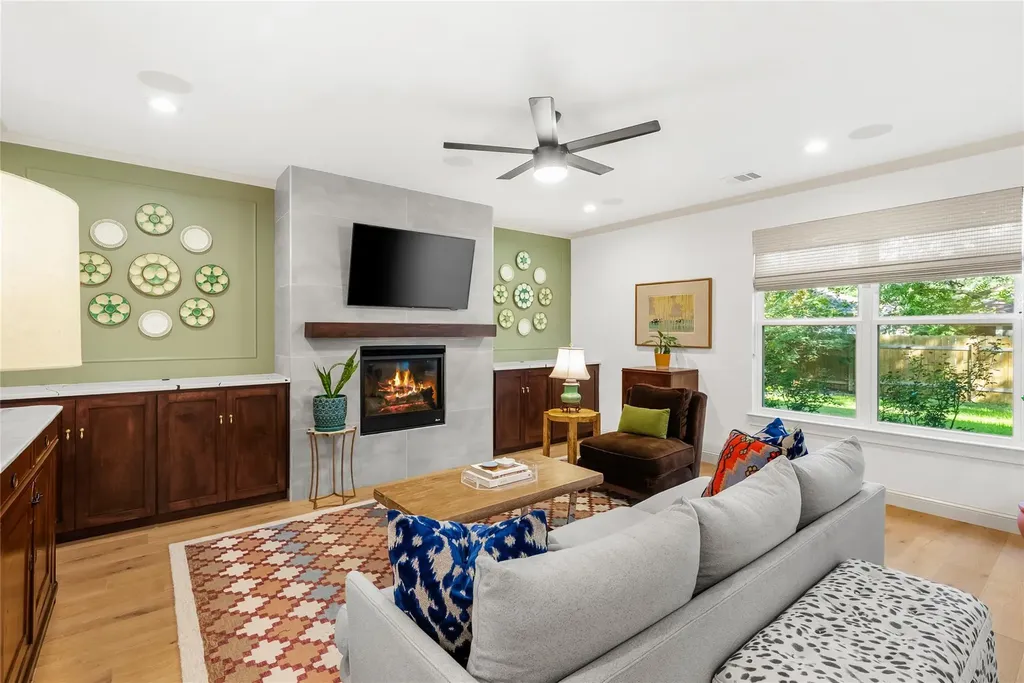 5914 Salcon Cliff Drive Austin TX 78749
