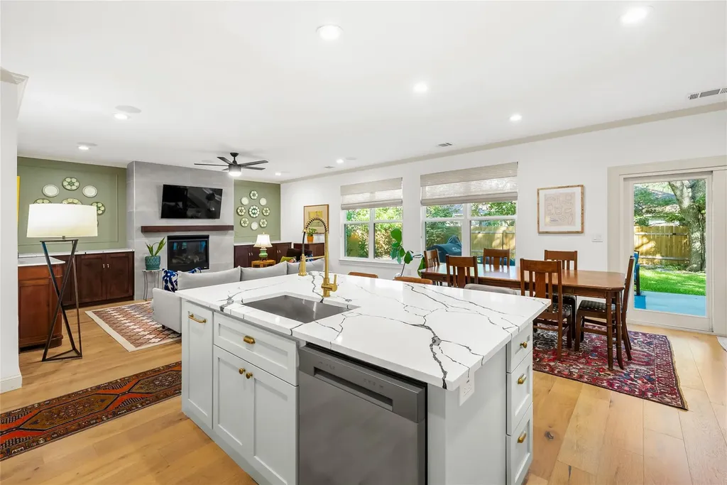 5914 Salcon Cliff Drive Austin TX 78749