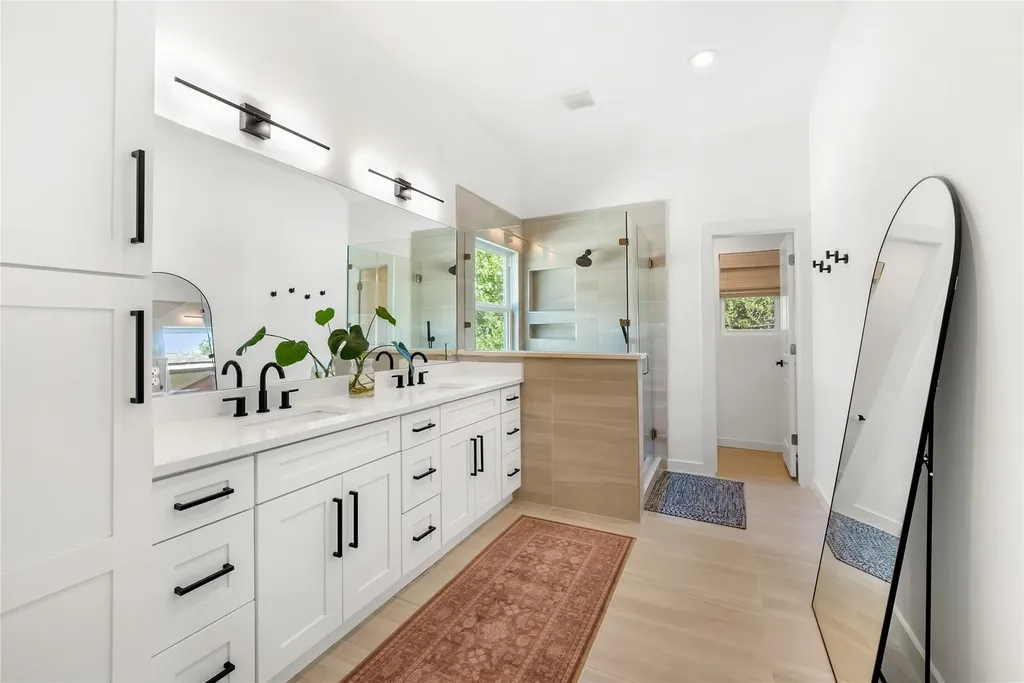 5914 Salcon Cliff Drive Austin TX 78749
