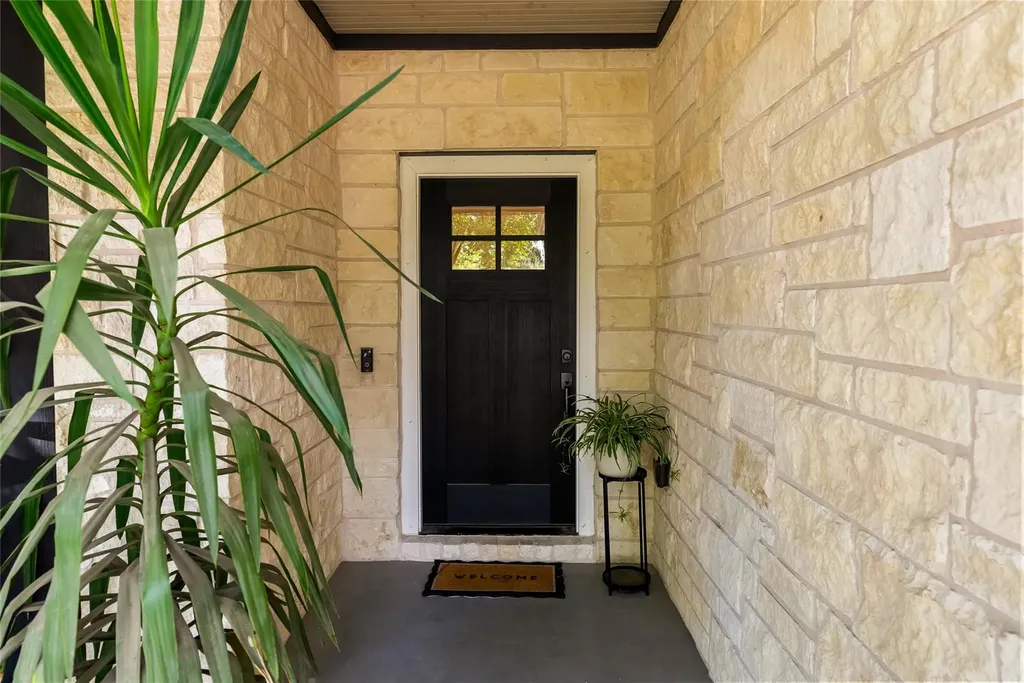 5914 Salcon Cliff Drive Austin TX 78749