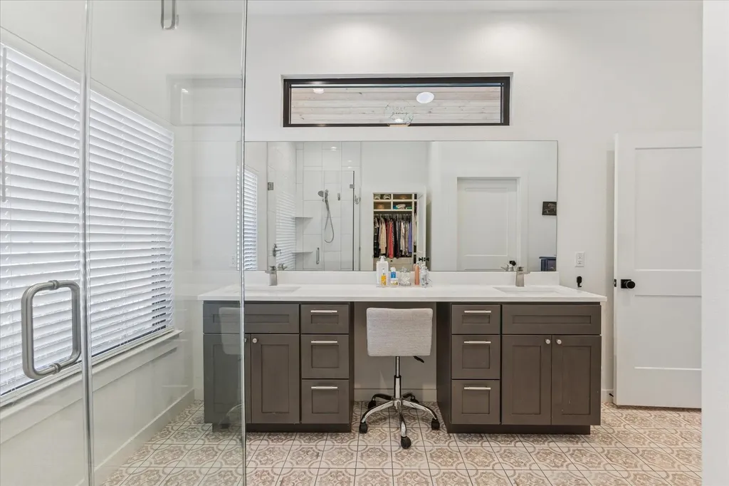 108 Schoolhouse Lane Spicewood TX 78669