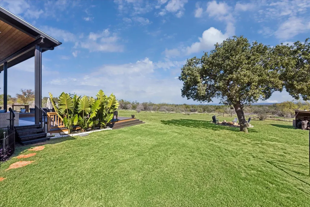 108 Schoolhouse Lane Spicewood TX 78669