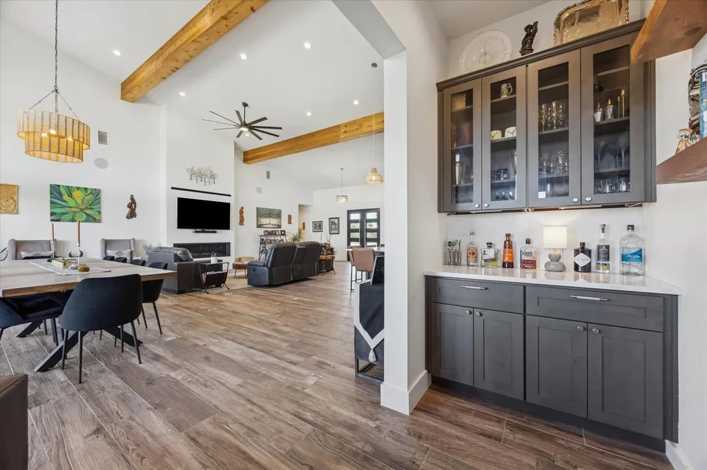 108 Schoolhouse Lane Spicewood TX 78669