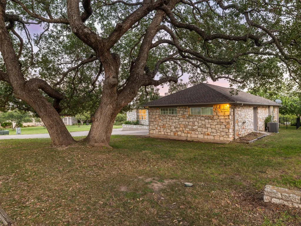 2807 Declaration Circle Lago Vista TX 78645