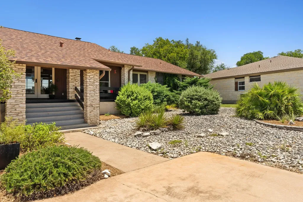 21206 National Drive Lago Vista TX 78645