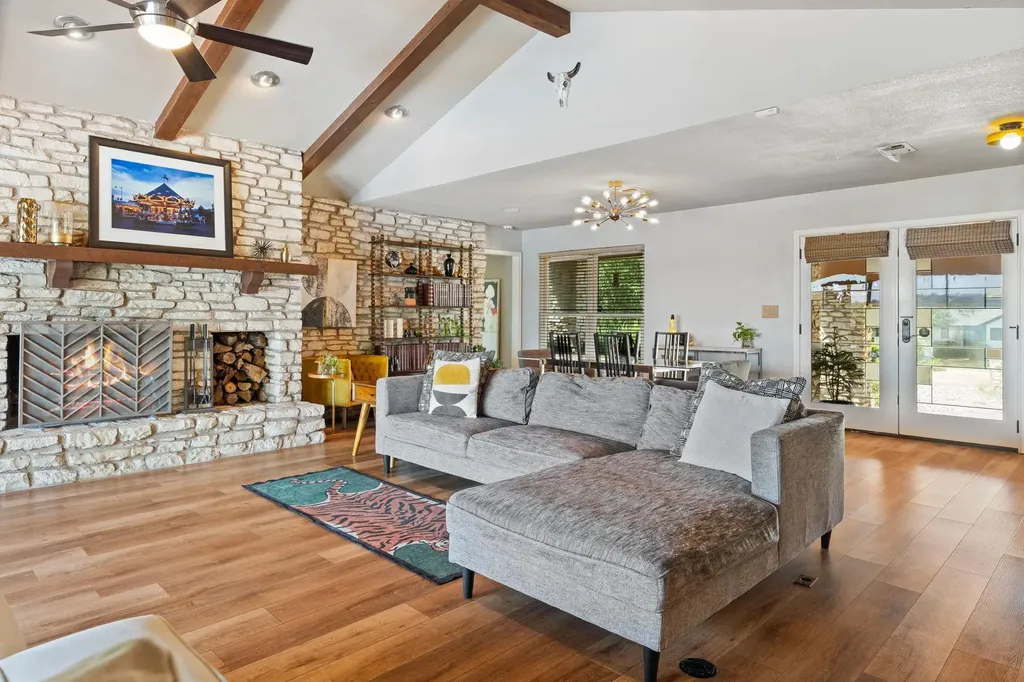 21206 National Drive Lago Vista TX 78645