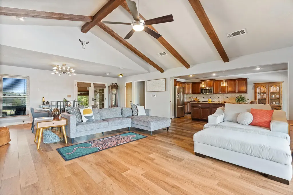 21206 National Drive Lago Vista TX 78645
