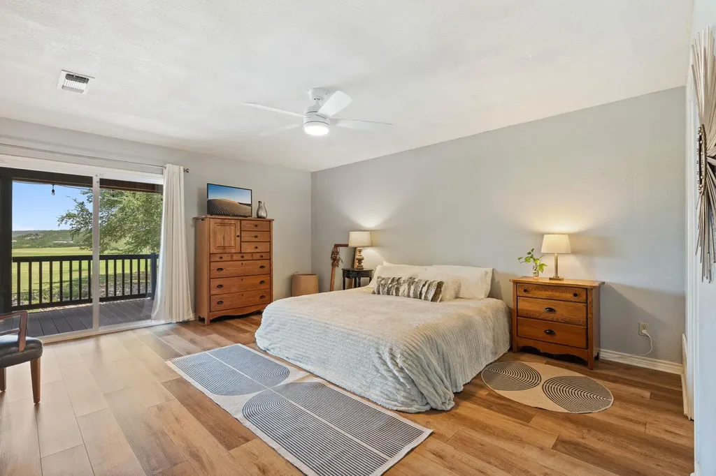 21206 National Drive Lago Vista TX 78645