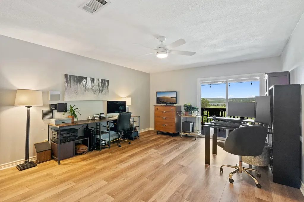 21206 National Drive Lago Vista TX 78645