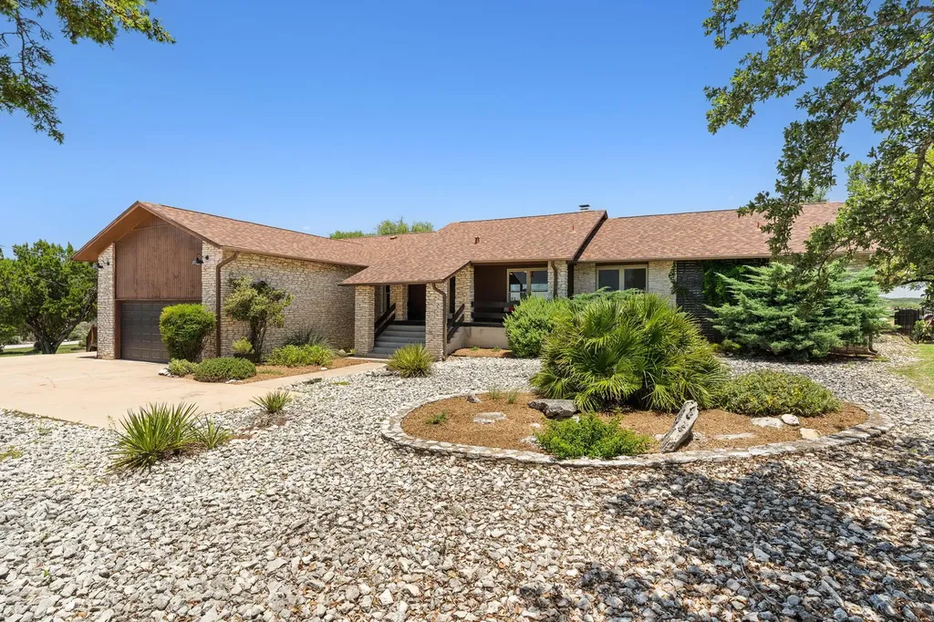 21206 National Drive Lago Vista TX 78645