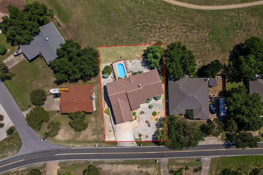 21206 National Drive Lago Vista TX 78645