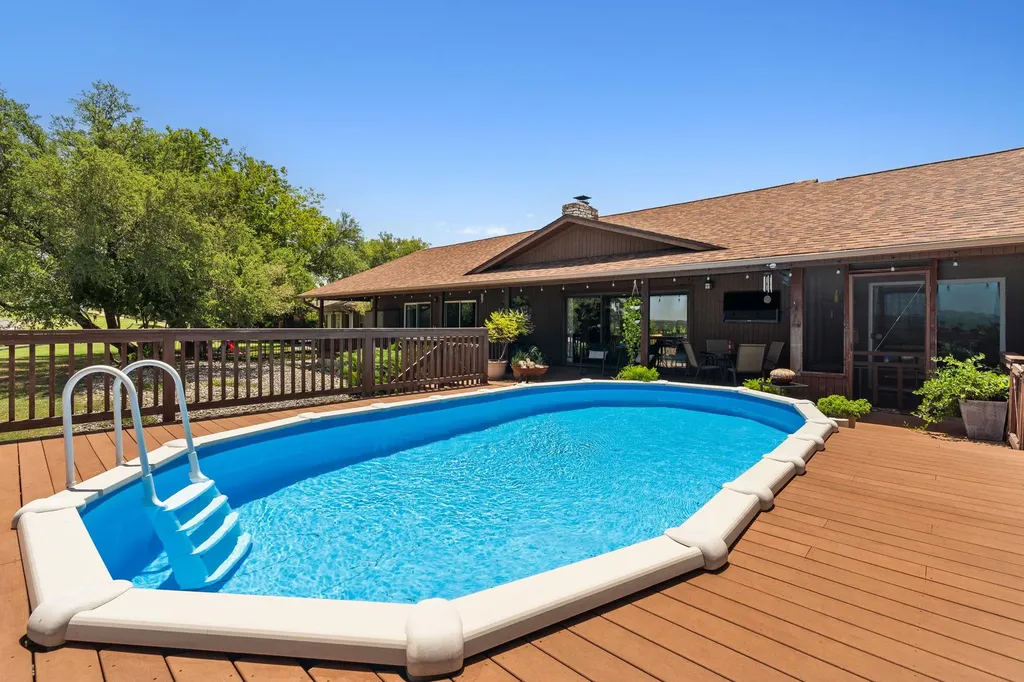 21206 National Drive Lago Vista TX 78645