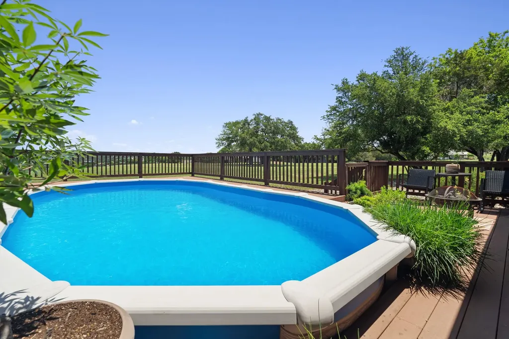 21206 National Drive Lago Vista TX 78645