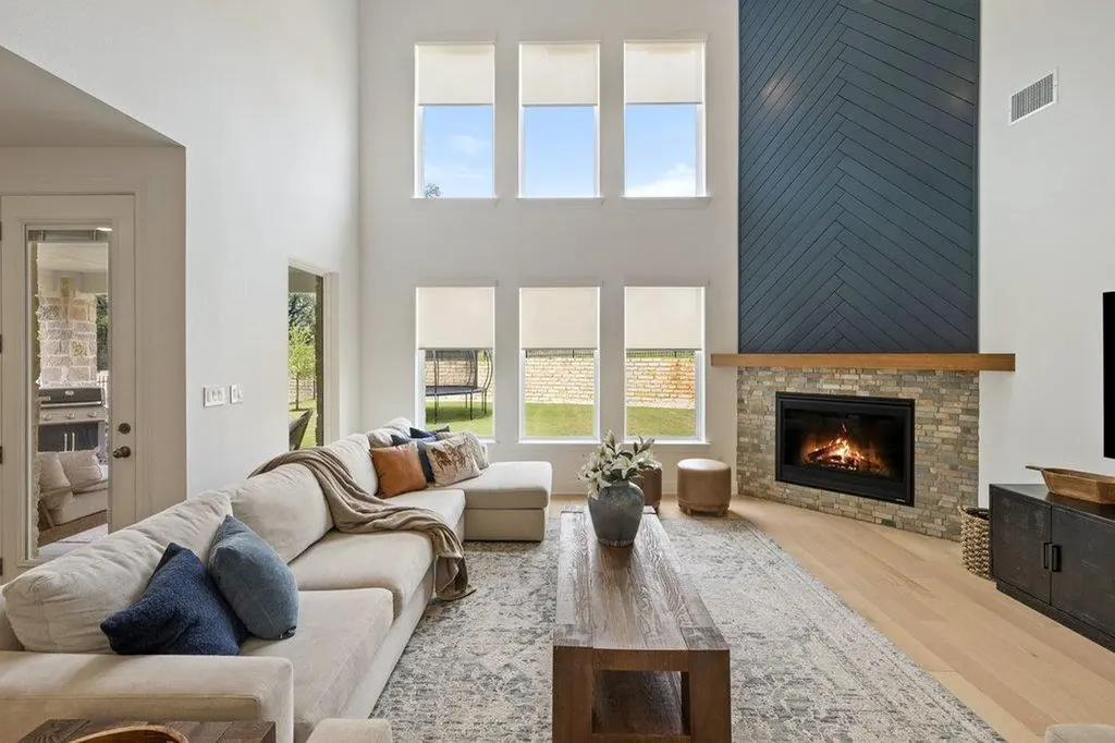365 Pear Tree Lane Austin TX 78737