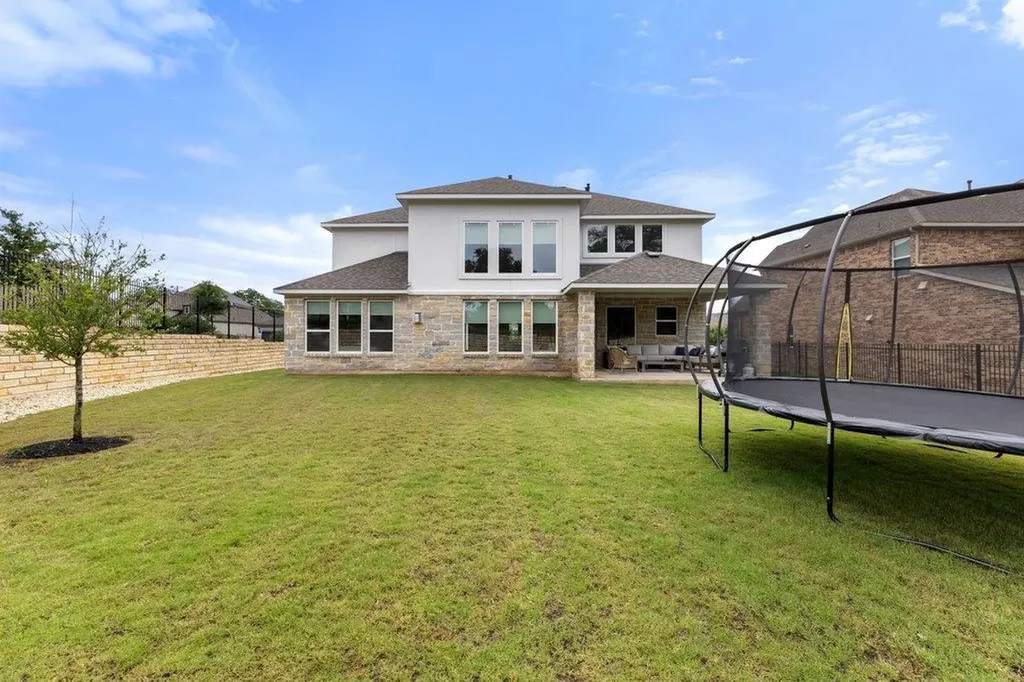 365 Pear Tree Lane Austin TX 78737