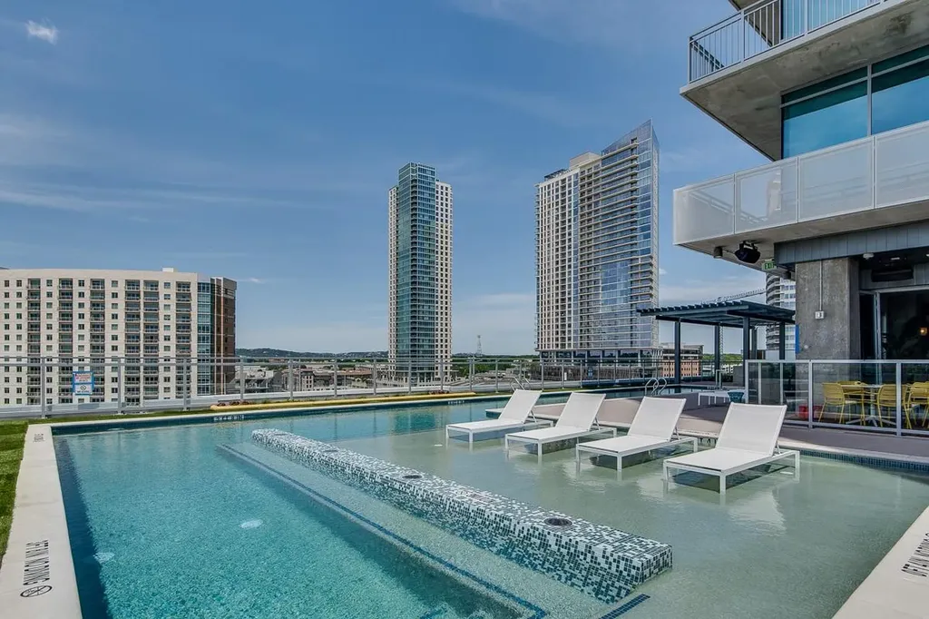 222 West Avenue Austin TX 78701