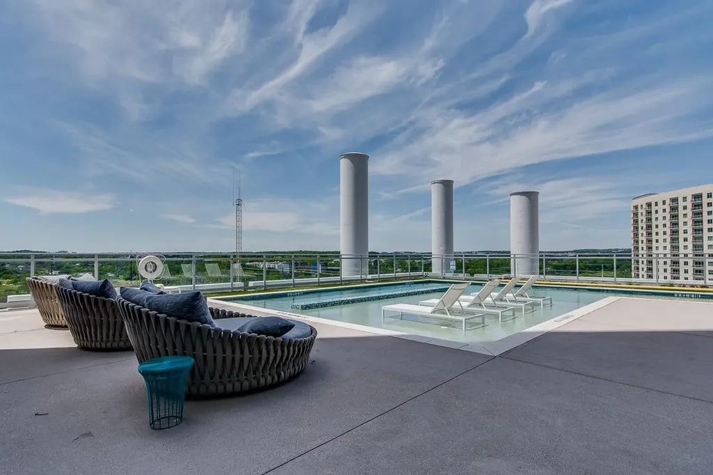 222 West Avenue Austin TX 78701