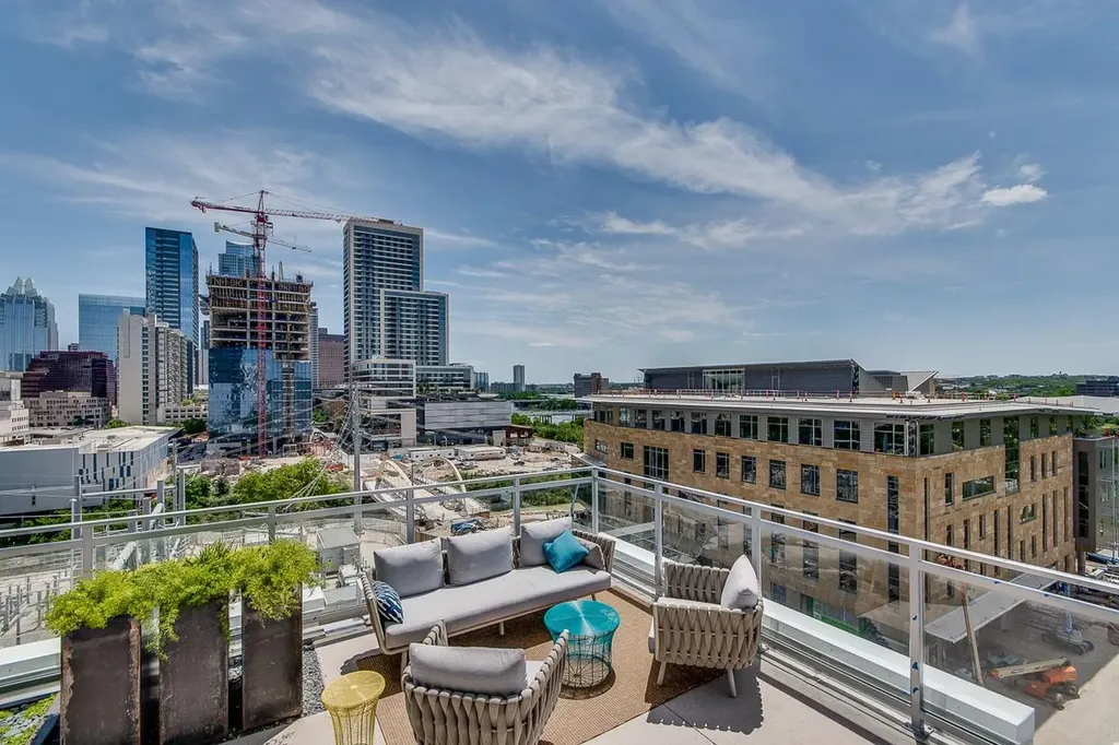 222 West Avenue Austin TX 78701