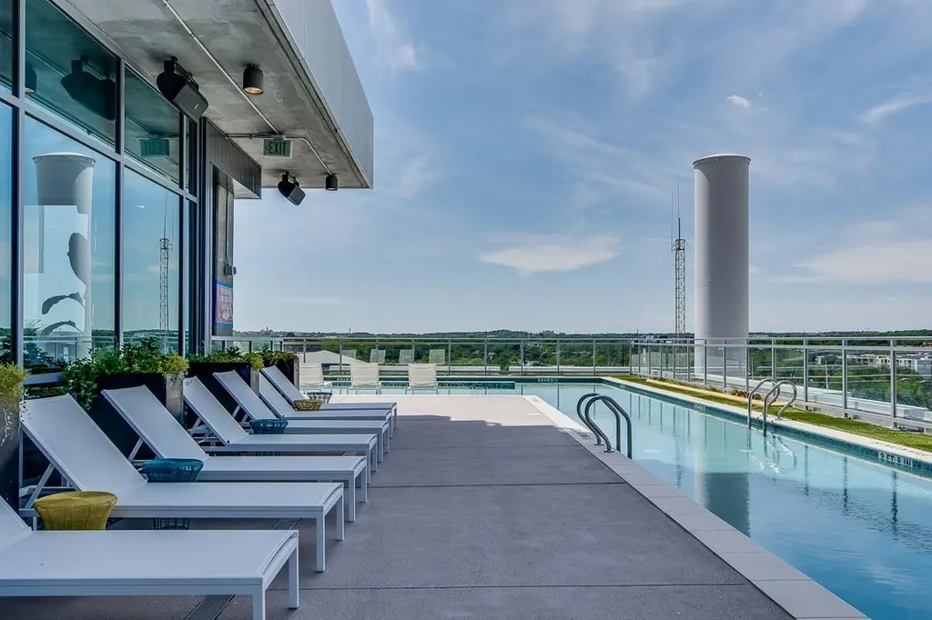 222 West Avenue Austin TX 78701