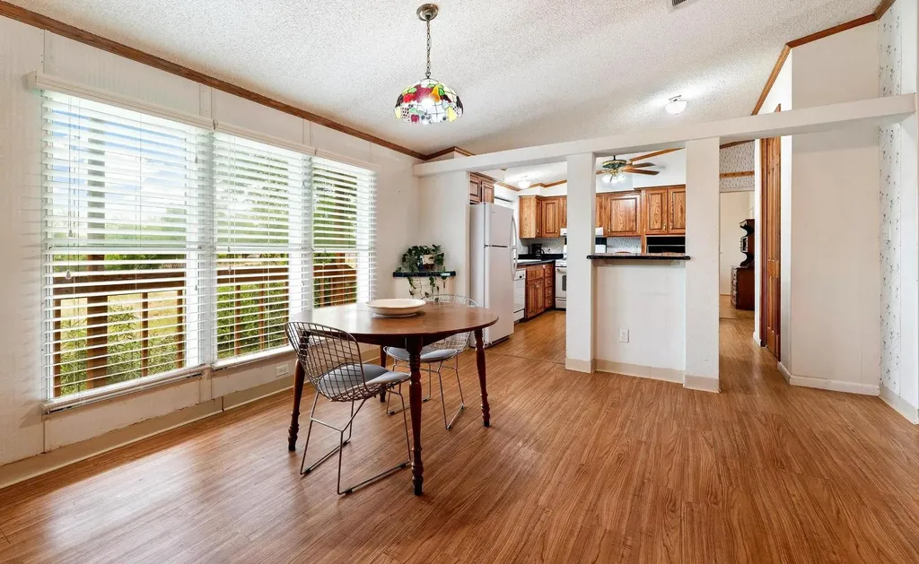 1019 Lake Shore Drive Spicewood TX 78669