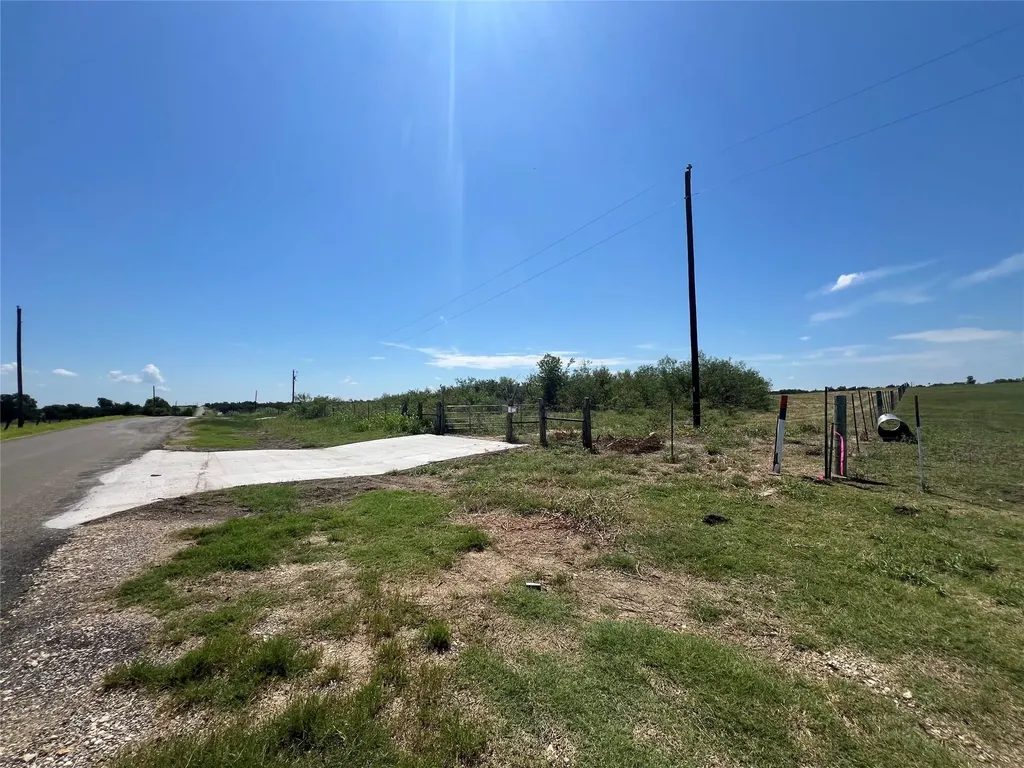 2600 Cr 466 Elgin TX 78621
