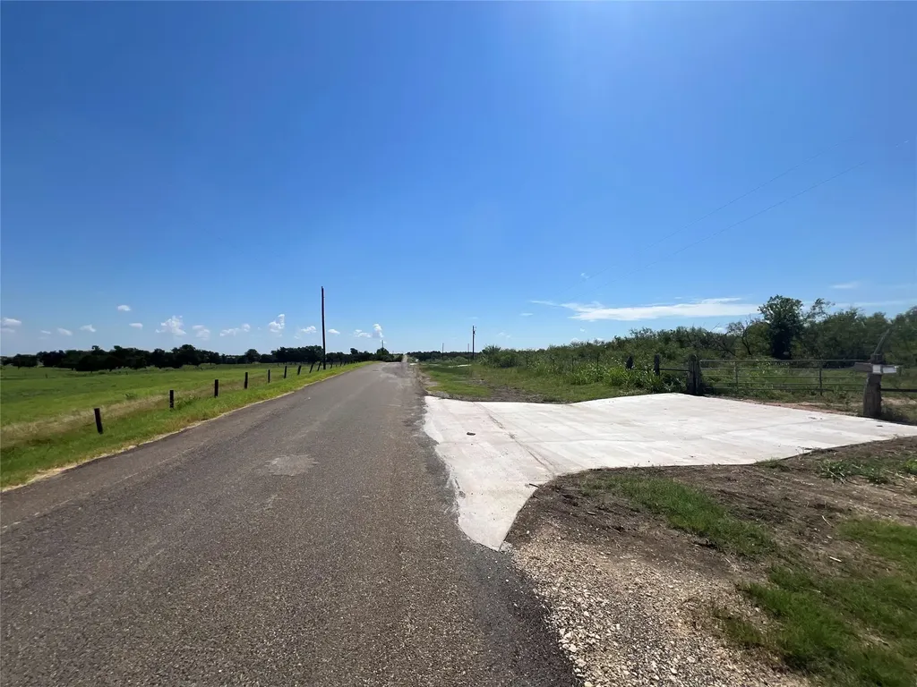 2600 Cr 466 Elgin TX 78621