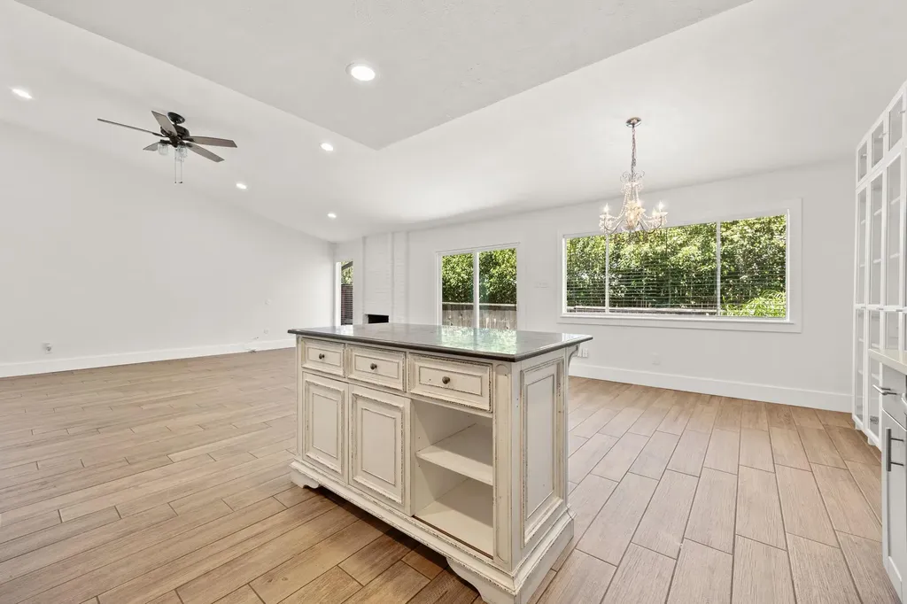9445 Singing Quail Drive Austin TX 78758